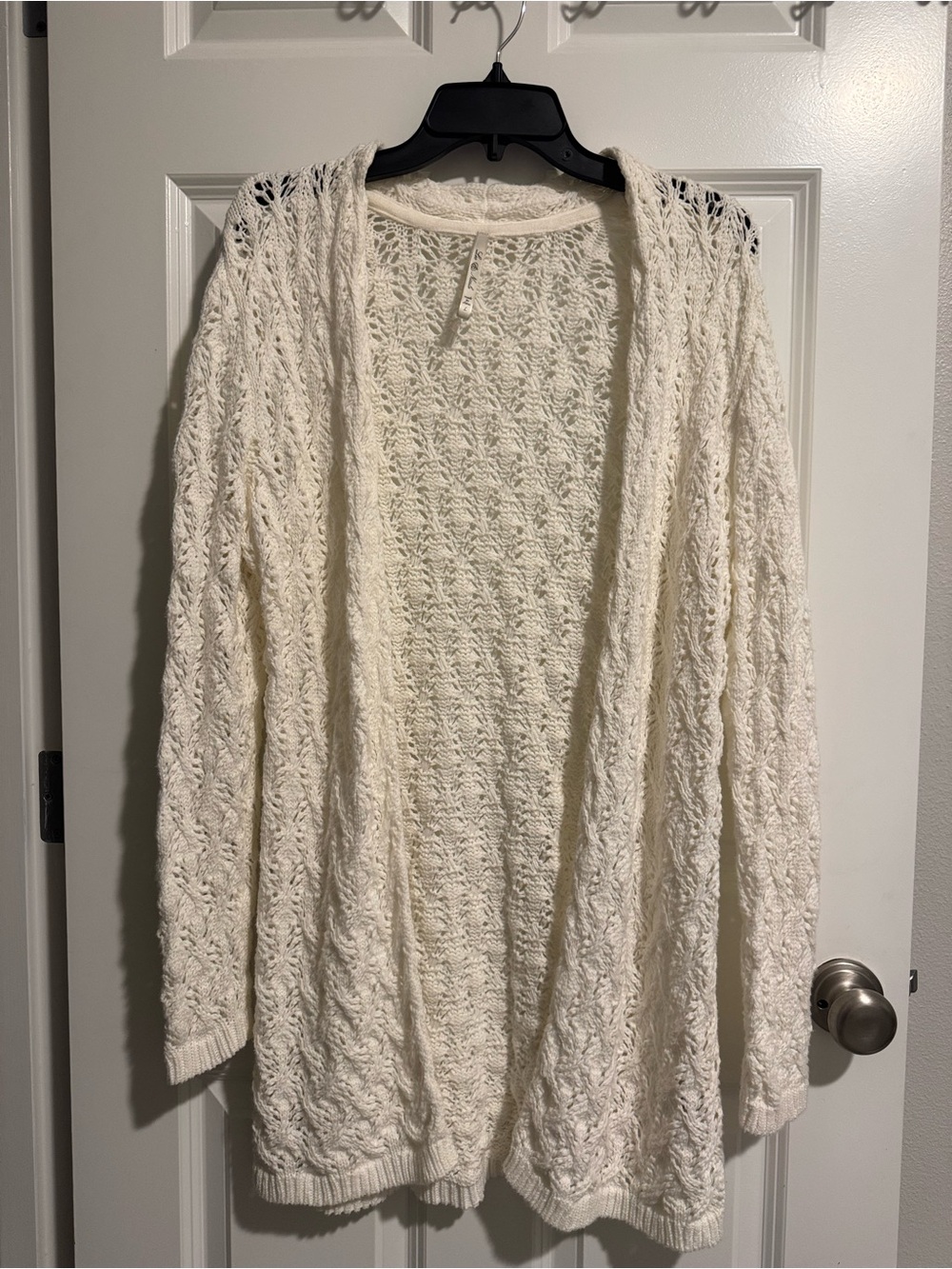 Leo & Nicole Women's Cream Open-Front Cable Knit Cardigan